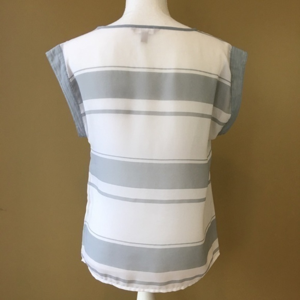 Banana Republic Factory Top - Picture 2 of 4